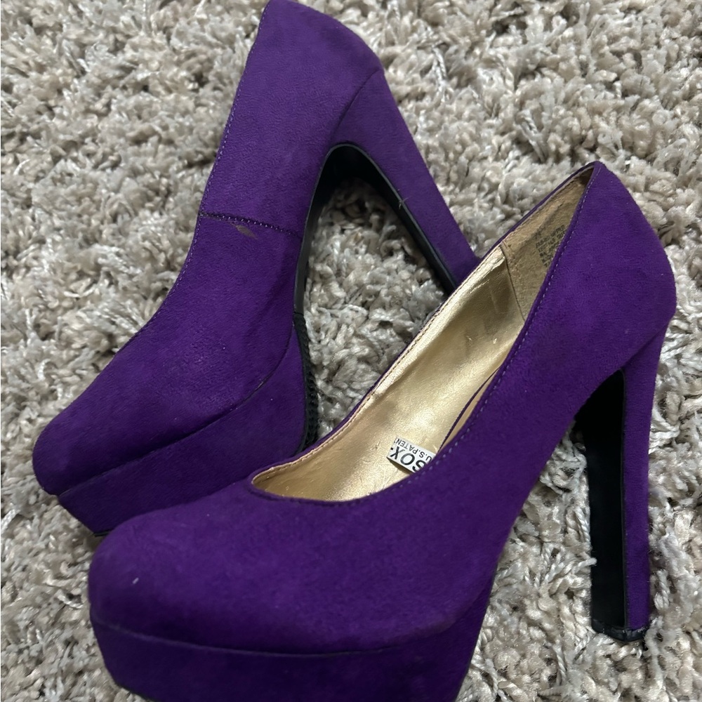 Mossimo size 7.5 purple